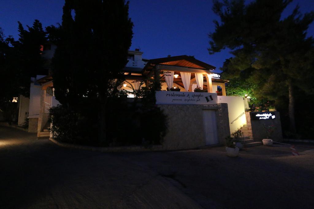Novalja Inn 2 Exterior foto